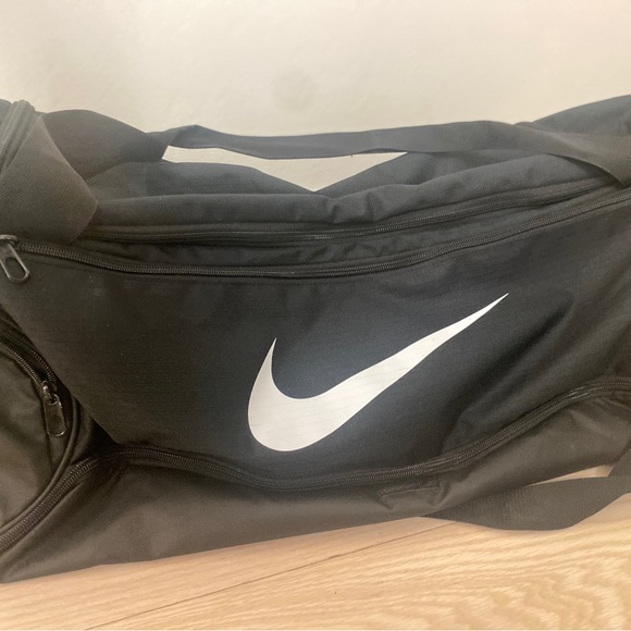 Nike Black Duffel Bags - Picture 4 of 6